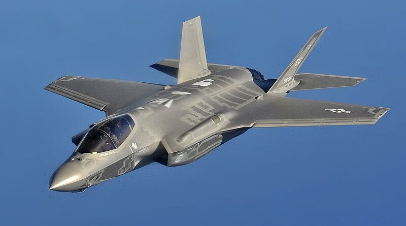 F 35A flight cropped