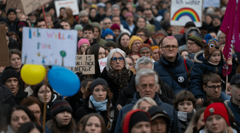 demo proti pravici