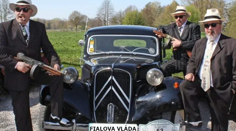 Jedou v tom všichni Vidlák
