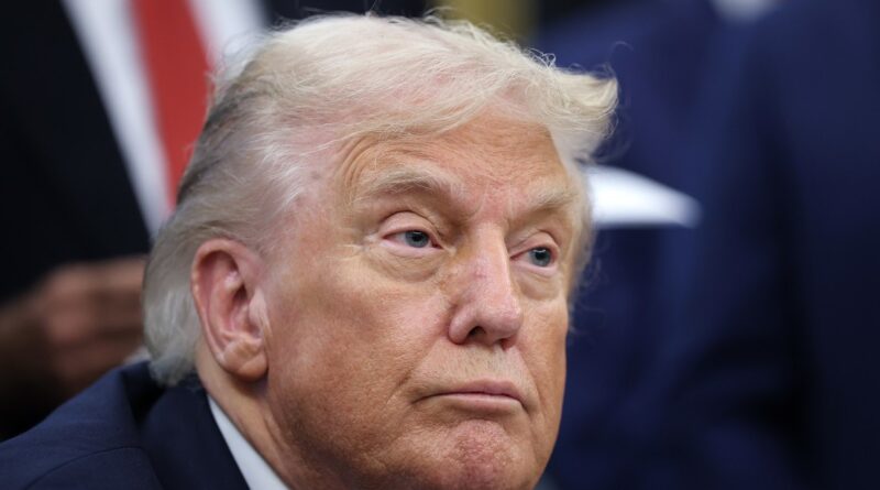Trump hloupne
