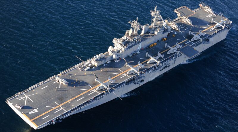 LHD 4 USS Boxer 075