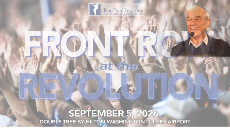 Ron Paul Institute frontrow with Ron Paul sm2